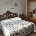 לינה וארוחת בוקר Casa Per Ferie Metamorphosi